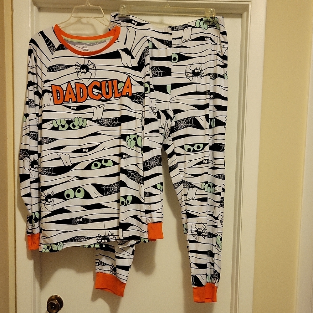 NWT: Halloween DADCULA Glow In The Dark Pajamas